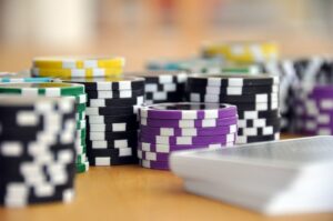 Покер: Как выигрывать с умом и стилем