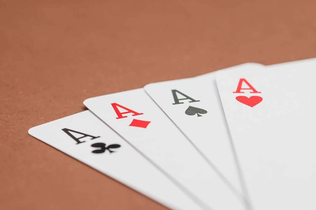 Покер: Когда удача и мастерство сходятся в одном месте